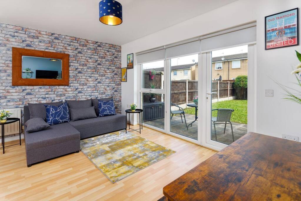 Sunshine Terrace By Happy Sunshine Stay Manchester Exteriör bild